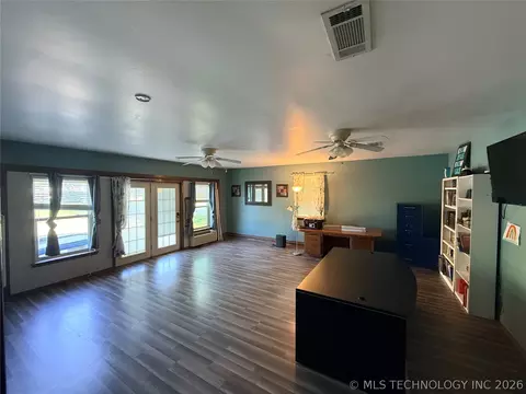 Living - 5202 Pheasant Run Rd, Durant, OK 74701 photo 4 of 4