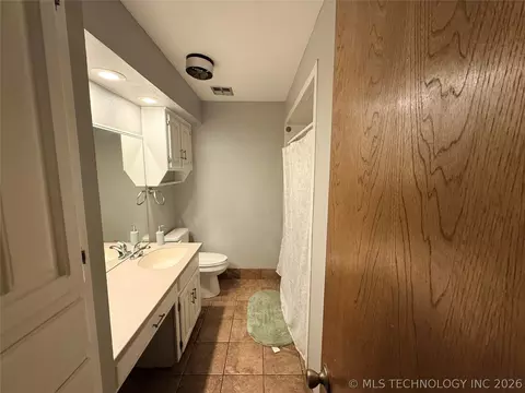 Bath - 5202 Pheasant Run Rd, Durant, OK 74701 photo 1 of 2