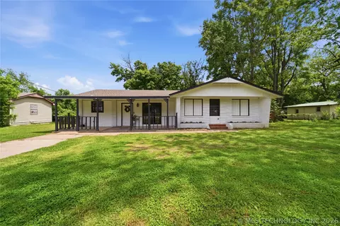 515 N 14th St, Collinsville, OK 74021