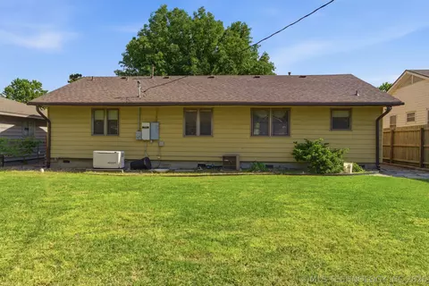 Exterior - 5769 E 29th St, Tulsa, OK 74114 photo 3 of 3