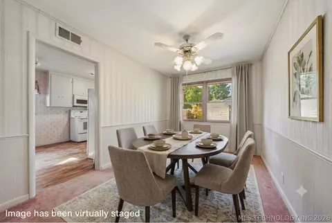Dining - 5769 E 29th St, Tulsa, OK 74114 photo 1 of 2