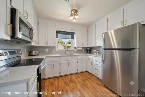 Kitchen - 5769 E 29th St, Tulsa, OK 74114 photo 1 of 3