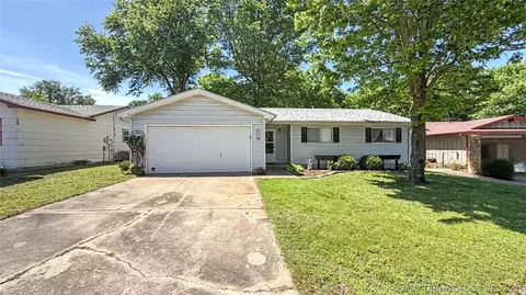 408 S Osage St, Grove, OK 74344