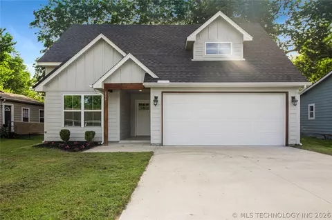 606 N 9th St, Collinsville, OK 74021