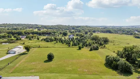 11345 S 285th Ave E, Coweta, OK 74429