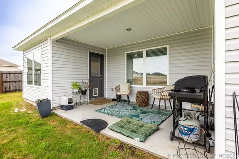 Exterior - 23317 E 114th St S, Broken Arrow, OK 74014 photo 6 of 8