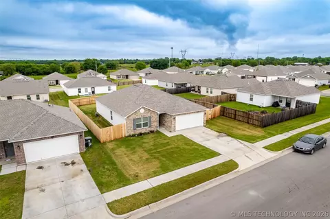 View/Area - 23317 E 114th St S, Broken Arrow, OK 74014 photo 1 of 5