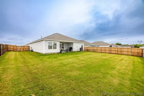 Exterior - 23317 E 114th St S, Broken Arrow, OK 74014 photo 7 of 8