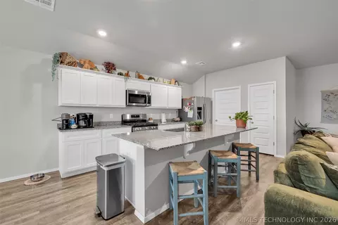 Kitchen - 23317 E 114th St S, Broken Arrow, OK 74014 photo 1 of 5