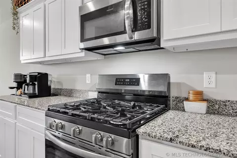 Kitchen - 23317 E 114th St S, Broken Arrow, OK 74014 photo 3 of 5