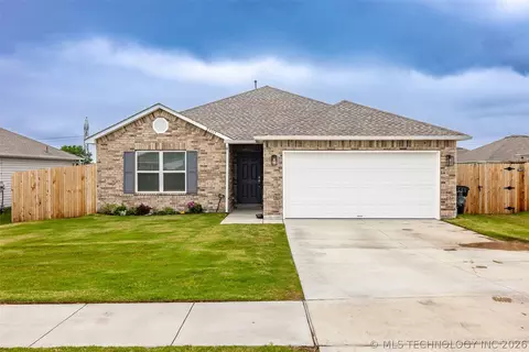 Exterior - 23317 E 114th St S, Broken Arrow, OK 74014 photo 3 of 8