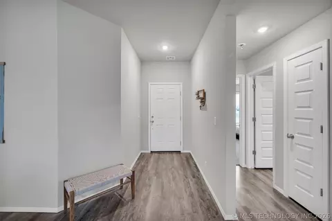 Entry Way - 23317 E 114th St S, Broken Arrow, OK 74014 photo 2 of 3