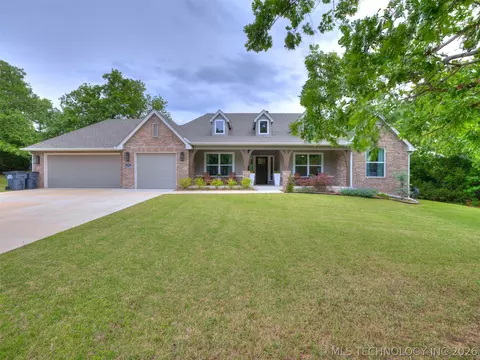 1482 Bayshore Dr, Sand Springs, OK 74063