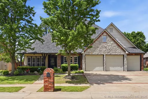 3828 S Sequoia Ave, Broken Arrow, OK 74011