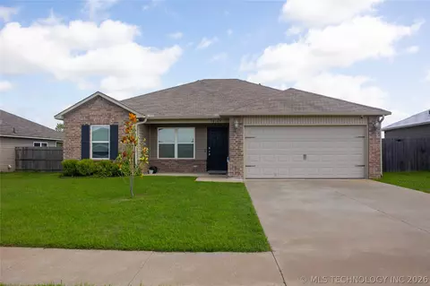 10147 E Larry St, Claremore, OK 74017