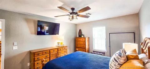 Bedroom - 56 Delaware St, Eufaula, OK 74432 photo 4 of 9
