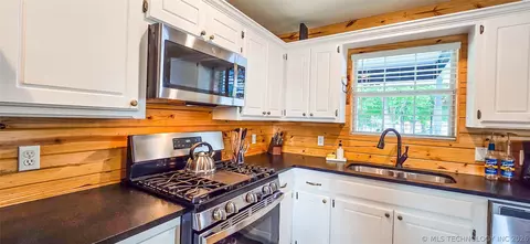 Kitchen - 56 Delaware St, Eufaula, OK 74432 photo 4 of 5
