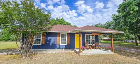 56 Delaware St, Canadian, OK 74425