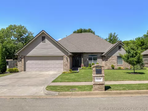 2125 Turtle Creek St, Bartlesville, OK 74006