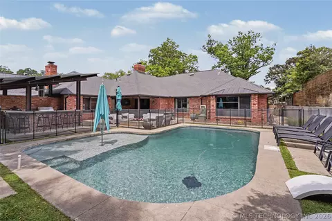 Exterior - 2430 E 32nd St, Tulsa, OK 74105 photo 5 of 9