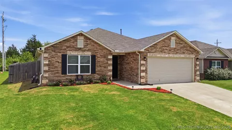 Exterior - 1609 S 31st Ct, Broken Arrow, OK 74014 photo 2 of 4
