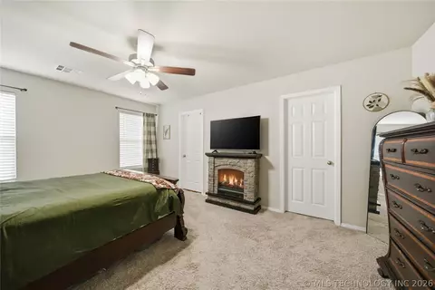 Bedroom - 1609 S 31st Ct, Broken Arrow, OK 74014 photo 1 of 4