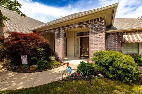 6304 E Galveston St, Broken Arrow, OK 74014