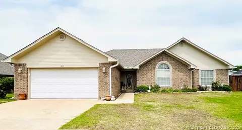 1915 6th NW, Ardmore, OK 73401