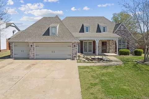 9001 N 137th St N, Owasso, OK 74055