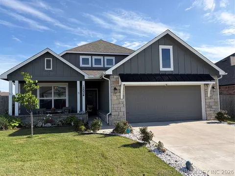 12034 E 108th Pl, Owasso, OK 74055