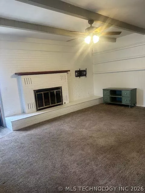 Living - 505 S 4th, Marlow, OK 73055 photo 4 of 7
