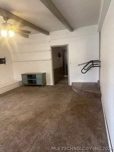 Living - 505 S 4th, Marlow, OK 73055 photo 3 of 7