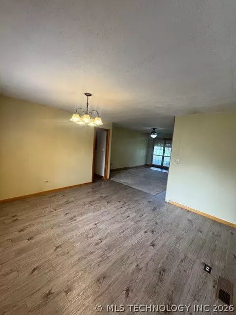 Dining - 505 S 4th, Marlow, OK 73055 photo 1 of 1