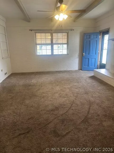 Living - 505 S 4th, Marlow, OK 73055 photo 5 of 7