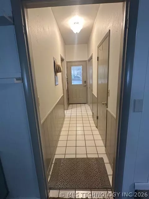 Entry Way - 505 S 4th, Marlow, OK 73055 photo 1 of 2