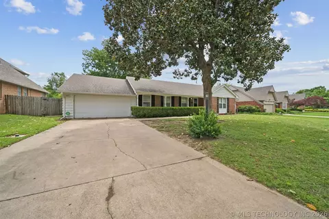5809 S Kingston Ave, Tulsa, OK 74135