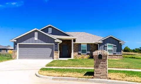 2502 W Center St, Collinsville, OK 74021