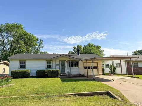 318 E Maple St, Skiatook, OK 74070