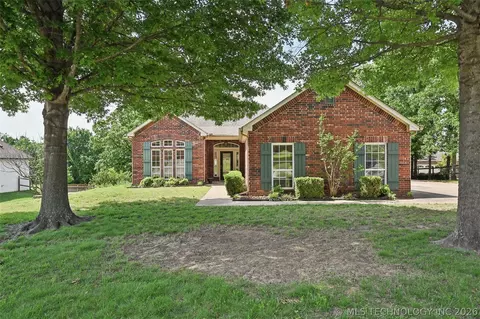 128 New Haven St, Catoosa, OK 74015