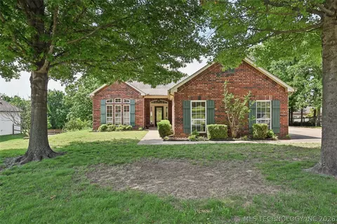 128 New Haven St, Catoosa, OK 74015