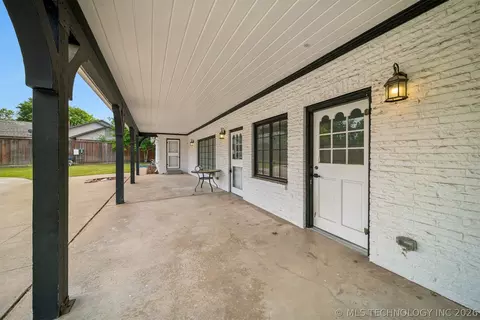 Exterior - 3215 E 61st St, Tulsa, OK 74136 photo 3 of 13