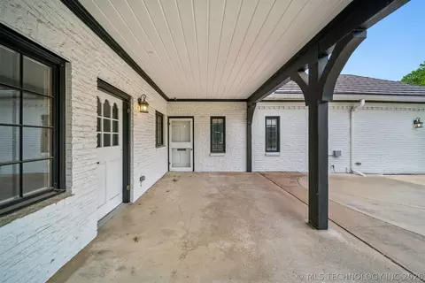 Exterior - 3215 E 61st St, Tulsa, OK 74136 photo 4 of 13