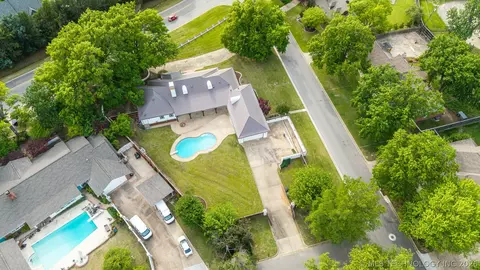 View/Area - 3215 E 61st St, Tulsa, OK 74136 photo 1 of 6