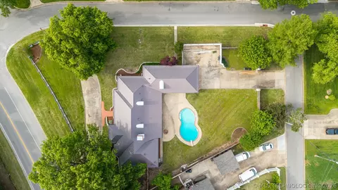 View/Area - 3215 E 61st St, Tulsa, OK 74136 photo 3 of 6
