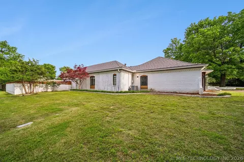 Exterior - 3215 E 61st St, Tulsa, OK 74136 photo 7 of 13