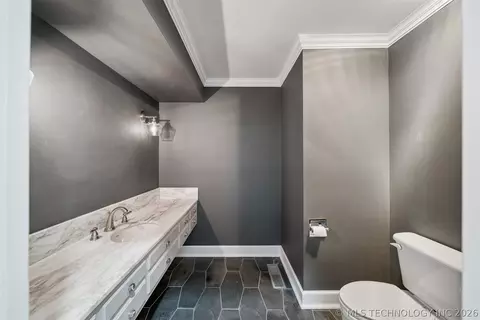 Bath - 3215 E 61st St, Tulsa, OK 74136 photo 1 of 8