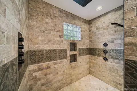Bath - 3215 E 61st St, Tulsa, OK 74136 photo 8 of 8
