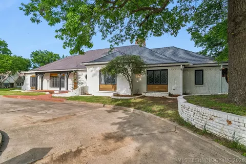 Exterior - 3215 E 61st St, Tulsa, OK 74136 photo 10 of 13