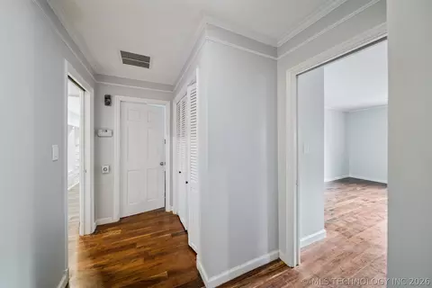 Entry Way - 3215 E 61st St, Tulsa, OK 74136 photo 5 of 5