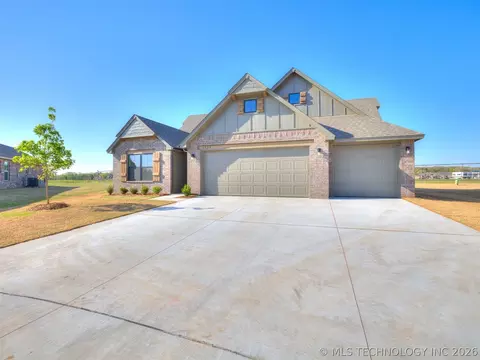 6029 E 123rd St S, Bixby, OK 74008